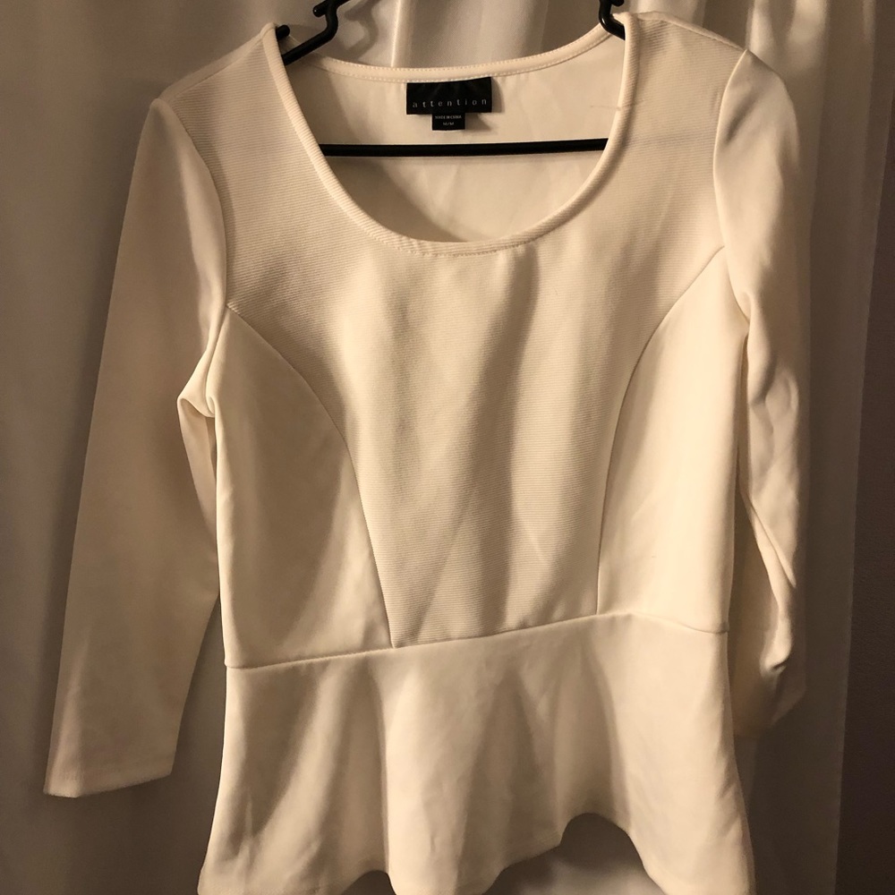 Attention medium white peplum